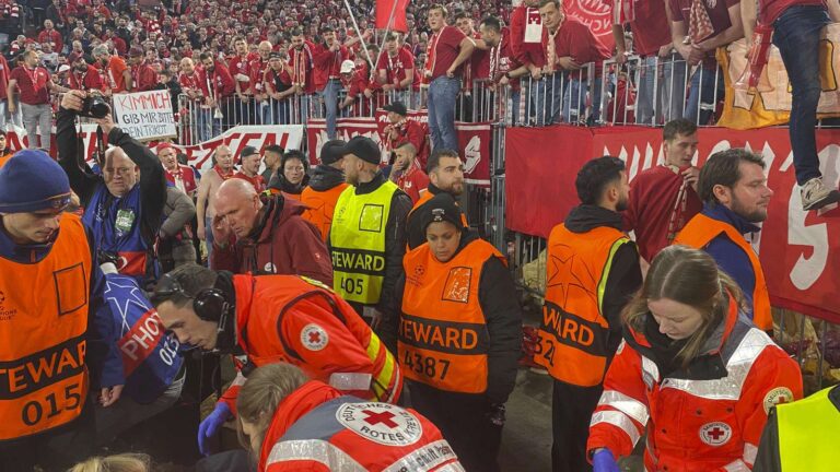 แฟนบอล บาเยิร์น มิวนิค บุกสนาม ทำร้ายช่างภาพสลบ หลังไมเคิล อลิส ทำประตูชัยช่วงท้าย พบ เรอัล มาดริด