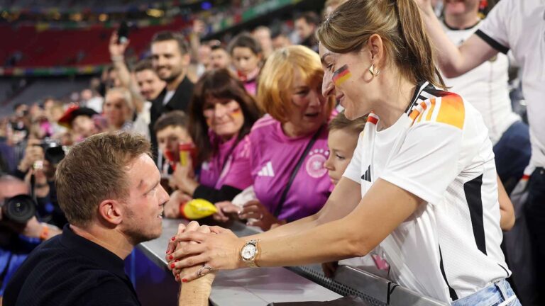 เดนิซ อุนดาฟ พลิกสถานการณ์จาก เลน่า ปิดข้อถกฟุตบอลโลกของนากเกลส์มันน์