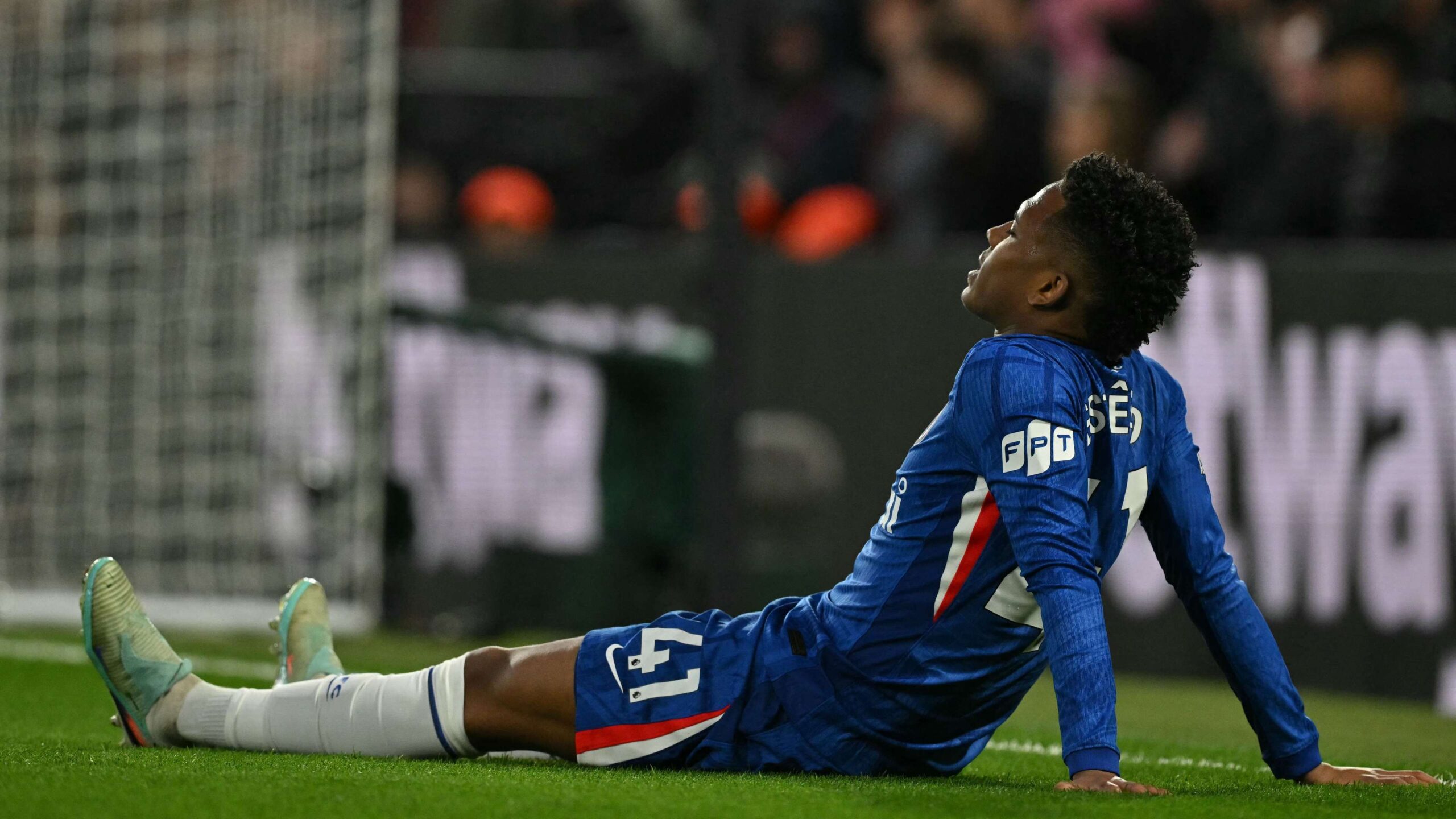 เอสเตาเวา วิลเลียน บาดเจ็บครึ่งหลัง เชลซีพ่ายแมนเชสเตอร์ ยูไนเต็ด โรเซอเนียร์เผยอาการหนัก