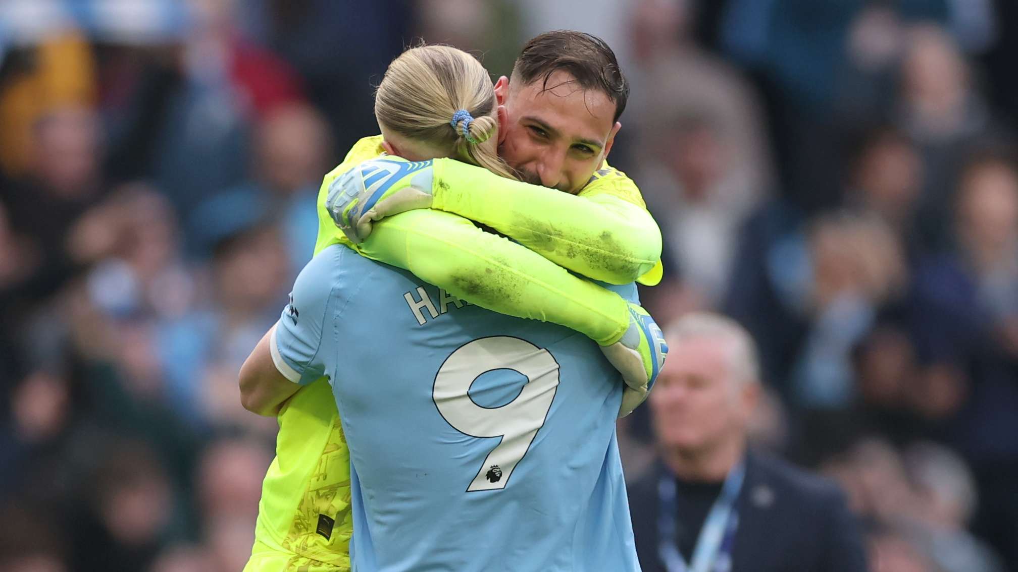 ดอนนารุมมา ฟื้นฟูภาพลักษณ์จากวายร้ายสู่ฮีโร่ กระโดดฉลองต่อหน้าแฟนบอลหลังแมนเชสเตอร์ ซิตี้ ชนะอาร์เซนอล 2-1