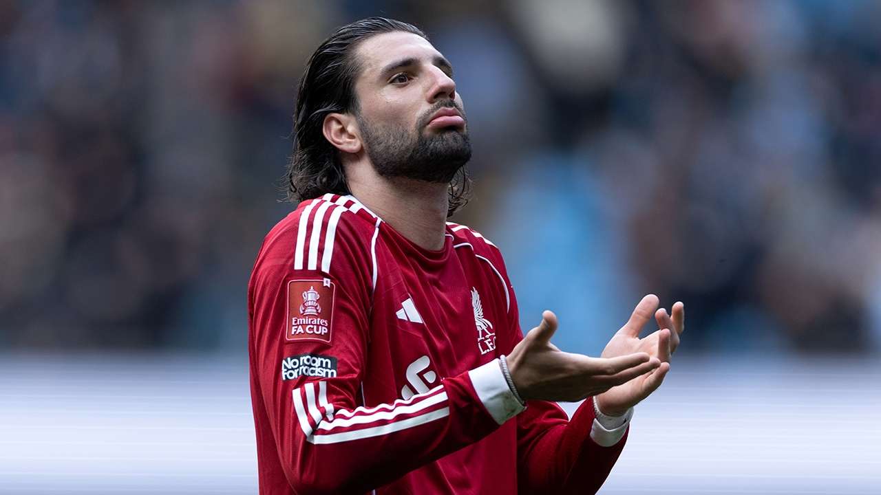 อนาคตโดมินิค ซโบสลายยังไม่อยู่ในมือลิเวอร์พูล สถานการณ์สัญญาตึงเครียด