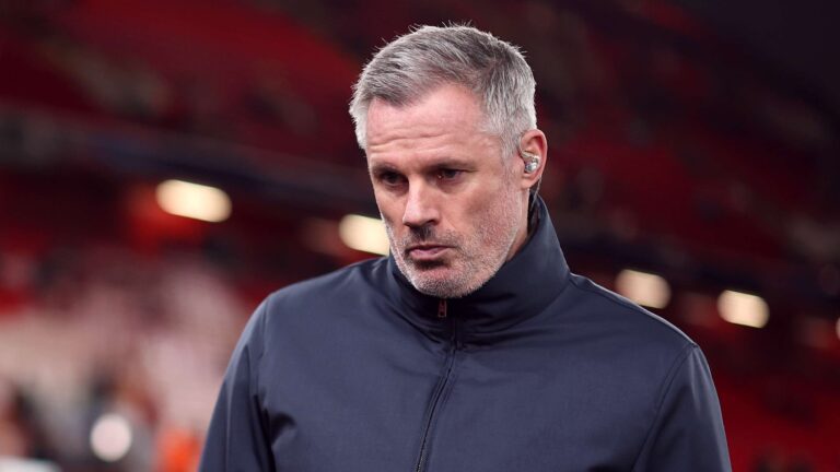 แฟนบอลเอฟเวอร์ตันโห่ใส่ เจมี่ แครเกอร์ ขณะพาออกจากสนามในวันดาร์บี้เมอร์ซีย์ไซด์