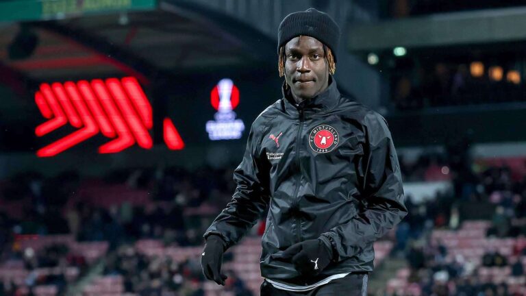 นักฟุตบอลอาชีพถูกแทงสาหัสอยู่ในภาวะวิกฤติ! เอฟซี มิดทิลแลนด์ ช็อกวงการฟุตบอลเดนมาร์ก