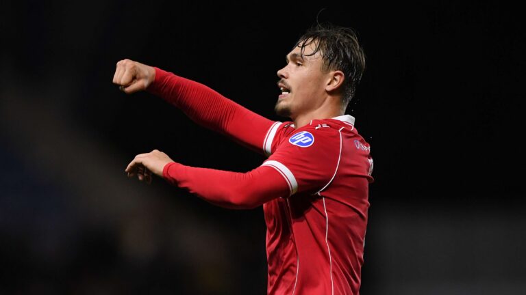 เวร็กซ์แรมกลับสู่ตำแหน่งเพลย์ออฟแชมเปียนชิพ หลังบุกชนะอ็อกซ์ฟอร์ด 1-0 ย้ำลุ้นพรีเมียร์ลีก