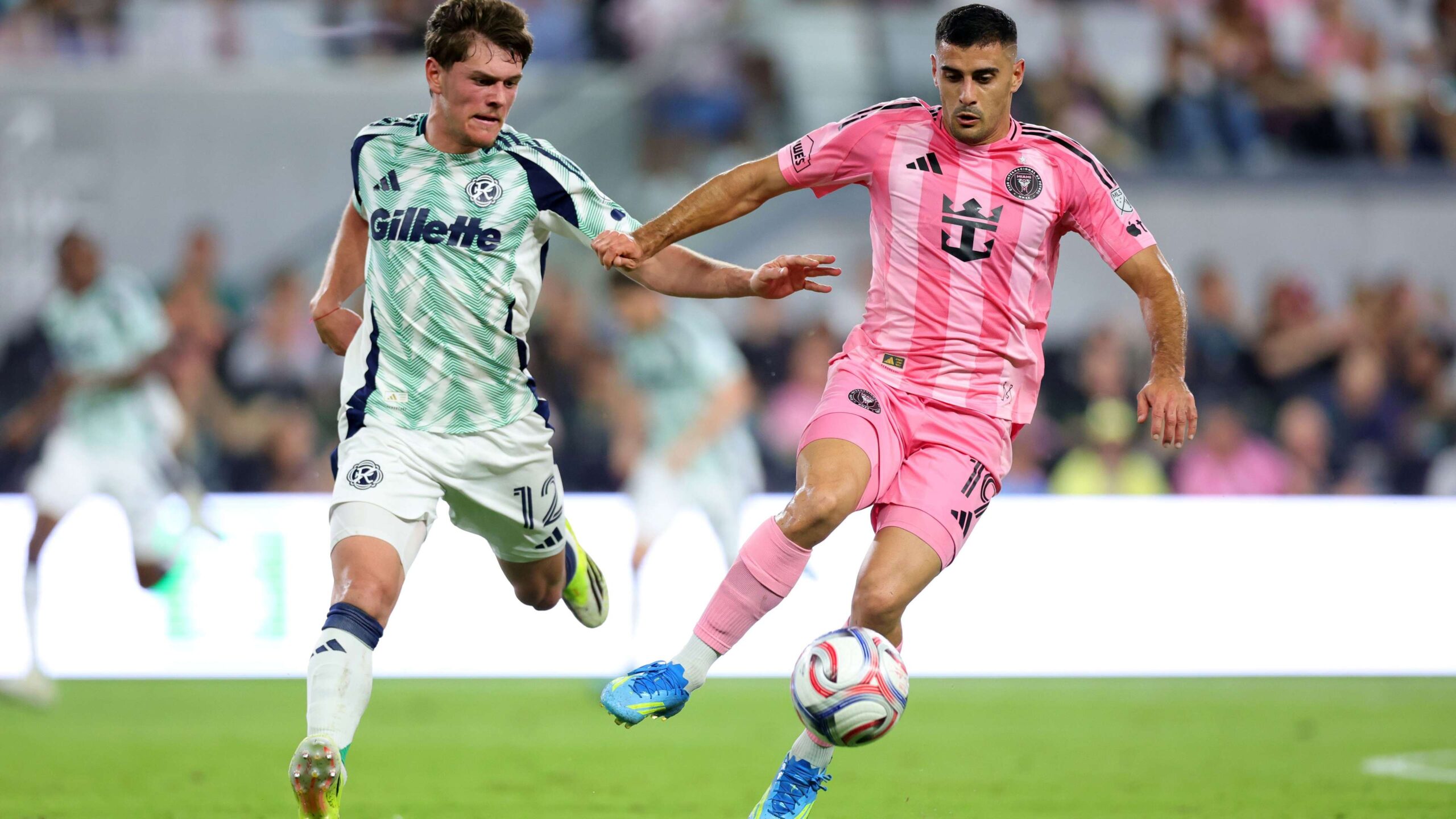 อินเตอร์ ไมอามี เอฟซี พบ นิวอิงแลนด์ เรโวลูชัน: ซัวเรซ และ เบร์เทราเม พาทีมแบ่งแต้มในบ้าน