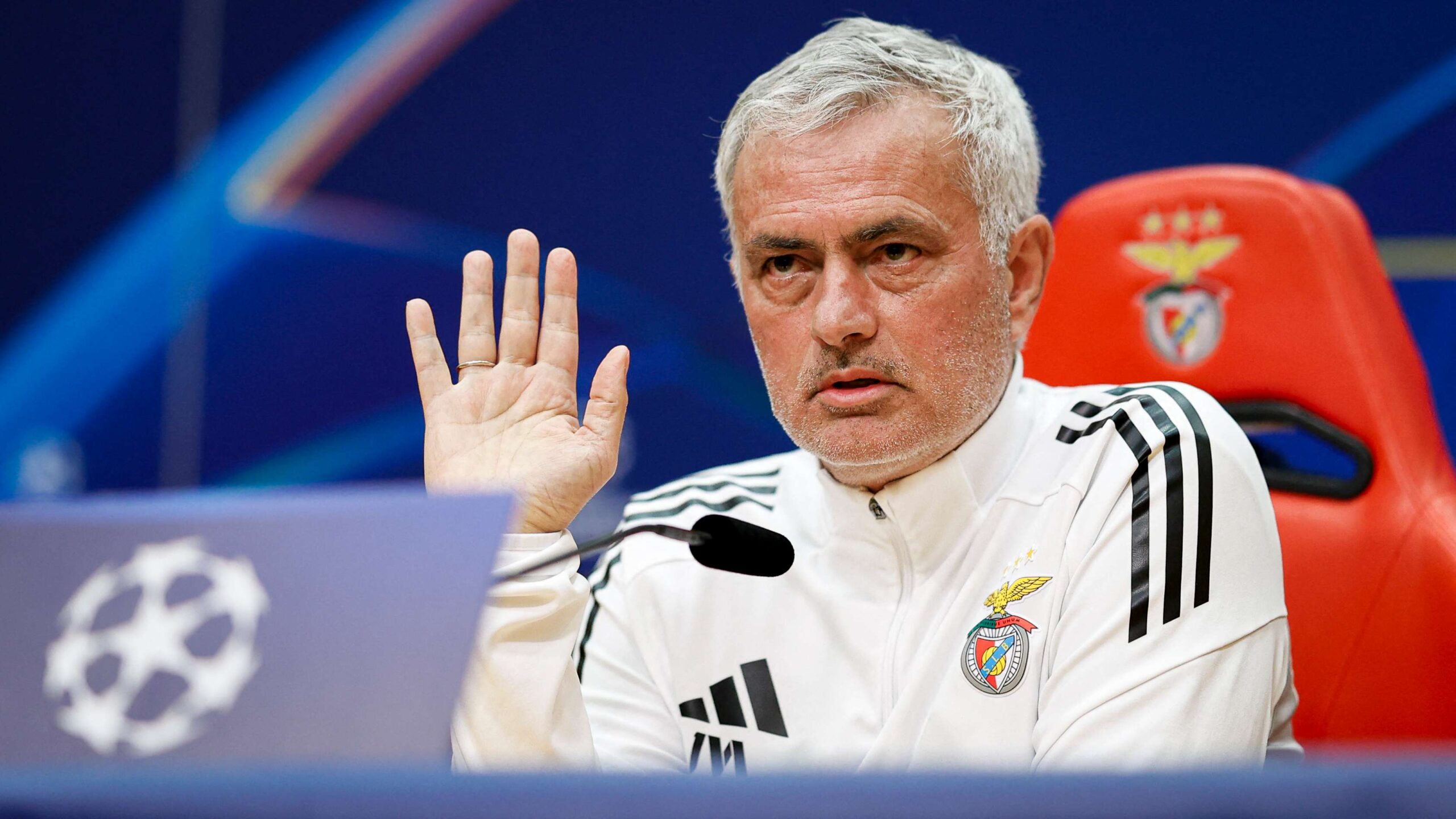 กูตีเตือน เรอัล มาดริด อย่ากลับมามูรินโญ่ในช่วงที่ไม่ใช่ยุคพีค ขณะที่แรงกดดันต่อ อัลวาโล อาร์เบโลอาเพิ่มขึ้น