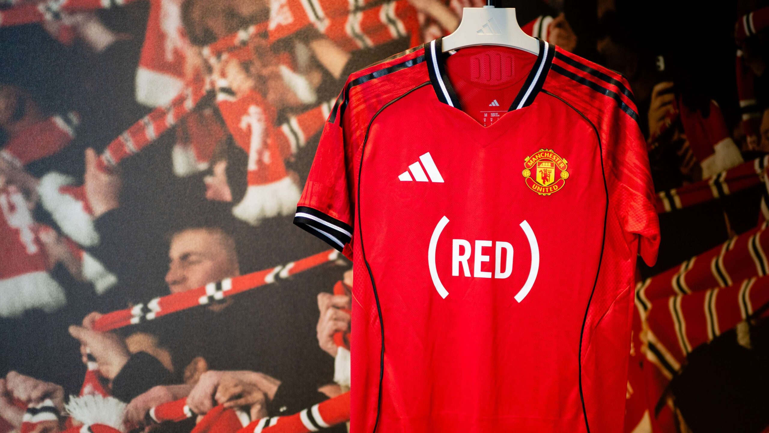 แพร่สาเหตุ: ทำไมแมนเชสเตอร์ ยูไนเต็ดจะสวมเสื้อหน้าอก sponsor พิเศษในเกมพบเบรนท์ฟอร์ด