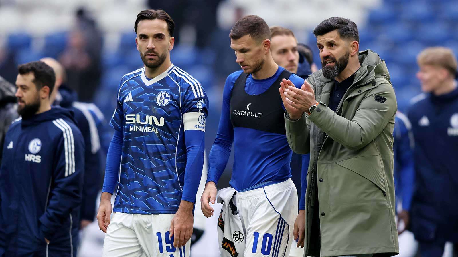 ชาลเก้ 04 เพิ่มความเข้มการรักษาความปลอดภัย ก่อนเพลย์ออฟเลื่อนชั้น ความกลัวเหตุร้ายยังอยู่