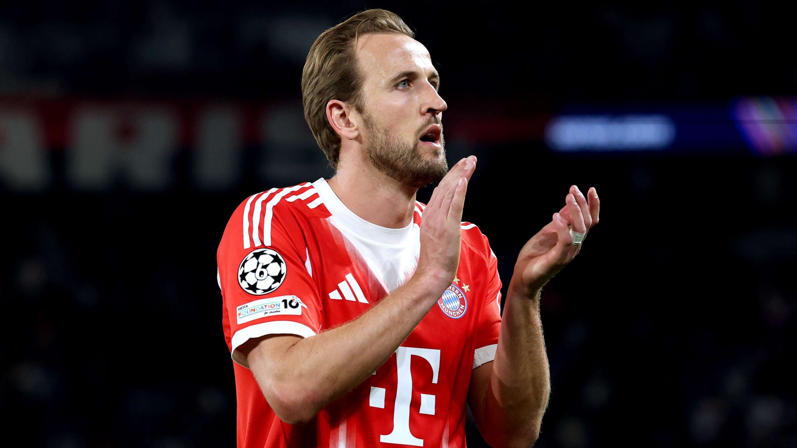 เคนปกป้องแนวรับหลังเกมบิ๊กยูฟ่าแชมเปียนส์ลีก PSG พบ บาเยิร์น มิวนิค ถูก โรนีย์ ตำหนิทัศนะเรื่องการป้องกัน