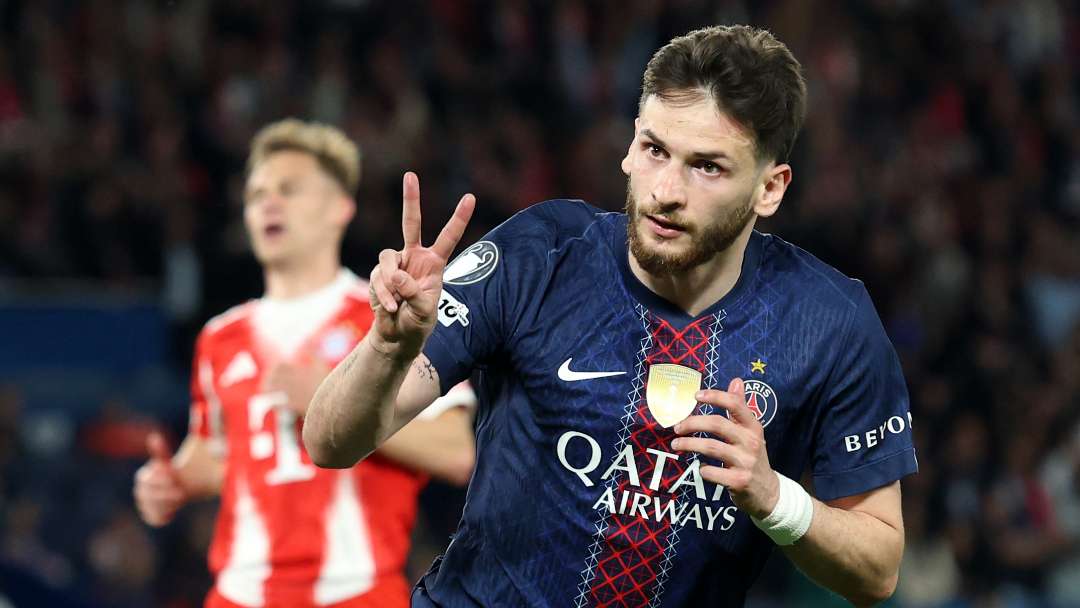 ขวิชา ควารัตสเคเลีย ถูกยกให้เป็นผู้เล่นที่ดีที่สุดในโลก หลังโชว์ฟอร์มมหัศจรรย์ให้ ปารีส แซงต์ แชร์กแมง บดชนะ บาเยิร์น มิวนิค