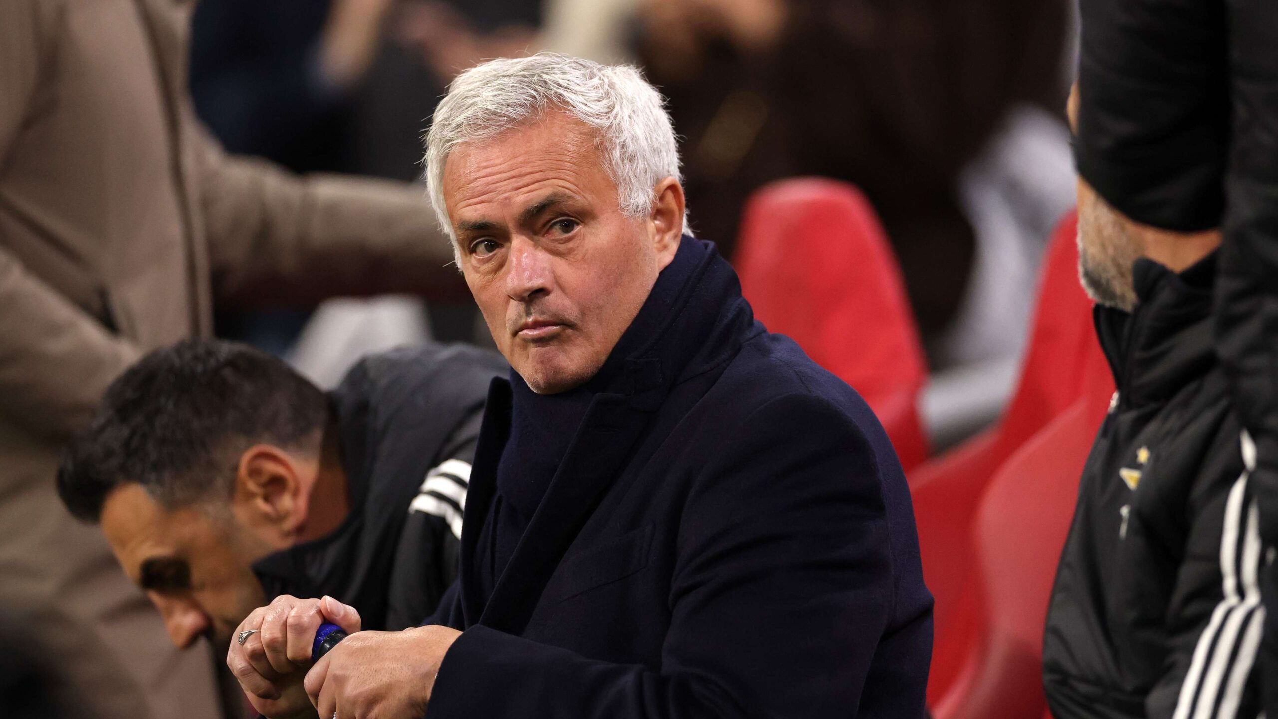 มูรินโญ่กับเบนฟิก้า สตาร์ทีมหวังว่าโค้ชยังอยู่ โจทย์เปเรซล่าตัวมาดริดยังไม่จบ