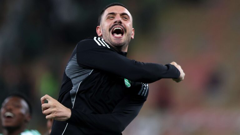 เมริห์ เดมิรัล ตั้งข้อสงสัยผู้ตัดสิน อ้างถูกช่วยเหลือ อัล-นัสร์ หลังดาร์บีริยาด พาเหรียญแชมเปียนส์ลีกรอบสนาม