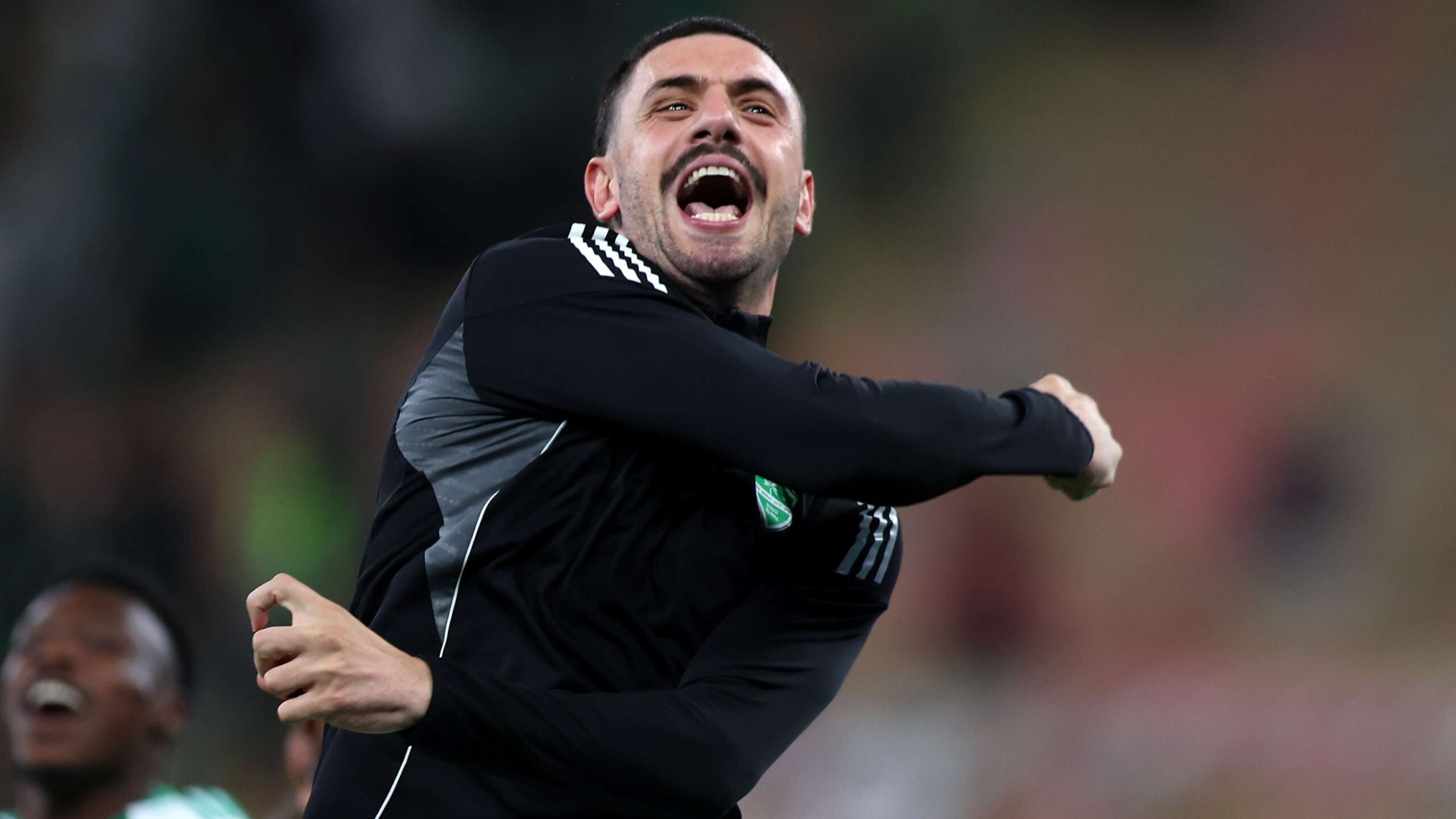 เมริห์ เดมิรัล ตั้งข้อสงสัยผู้ตัดสิน อ้างถูกช่วยเหลือ อัล-นัสร์ หลังดาร์บีริยาด พาเหรียญแชมเปียนส์ลีกรอบสนาม