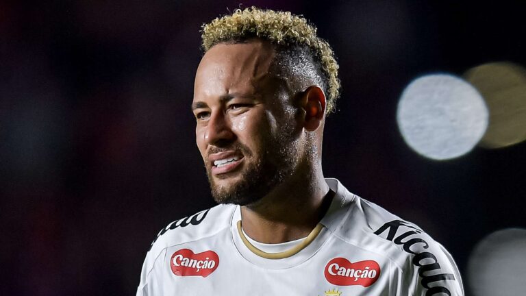 คาซากรันเดตั้งคำถามความเข้มข้นของ เนย์มาร์ เห็นหากลงสนามให้ ปารีส แซงต์ แชร์กแมง ดวกับ บาเยิร์น มิวนิค อาจกลายเป็นไก่หัวไร้หัว ไม่สมควรติดทีมลุ ฟุตบอลโลก 2026