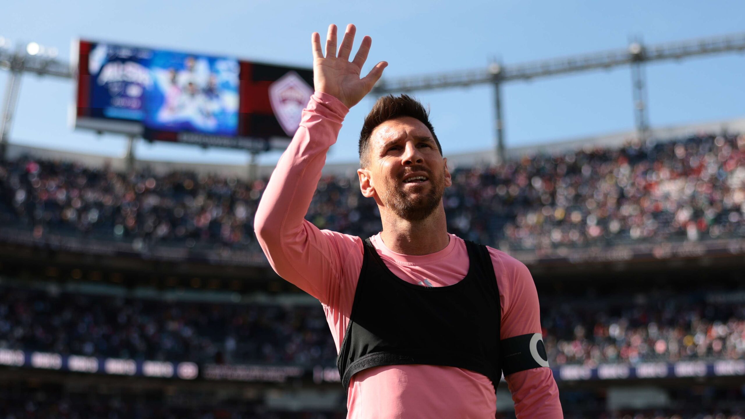 เมสซี่ เปิดตัวกับ ยูอี คอร์เนลลา หลังเข้าซื้อสโมสรคาตาลันอย่างเป็นทางการ