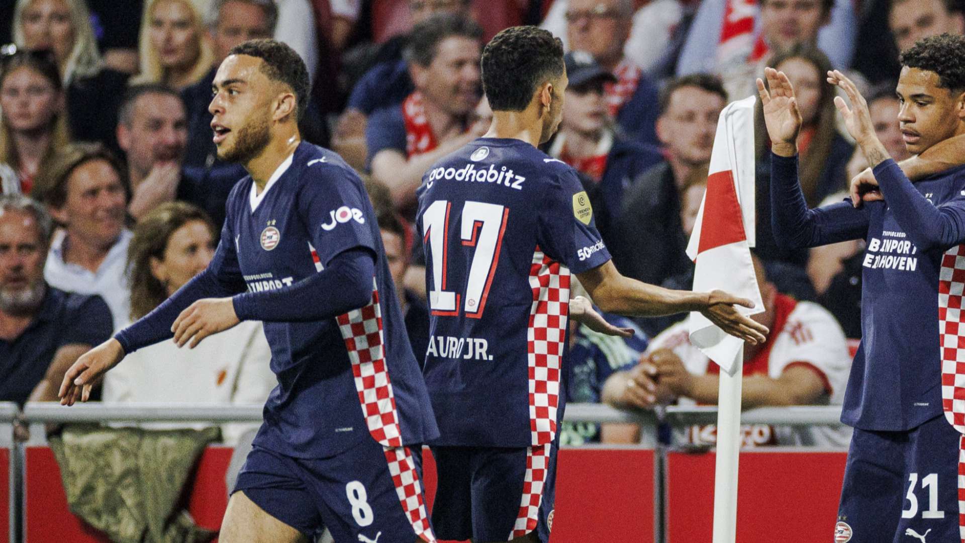 เดสต์ กลับมาช่วย PSV ลงเล่น 30 นาทีในเกมเสมอ อาแจ็กซ์ 2-2 หลังพักฟื้นอาการบาดเจ็บ