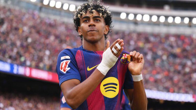 สเปนได้กำลังใจ! ลามีน ยามาล กลับมาซ้อมบนหญ้าที่บาร์เซโลนา ก่อนฟุตบอลโลก 2026