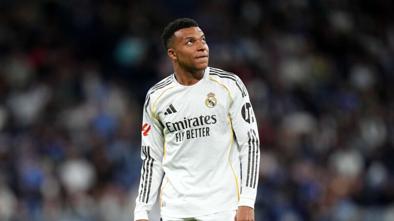 เสียงโห่ดังที่เบร์นาเบวต่อเอ็มบัปเป้ เผชิญอนาคตไม่แน่นอนกับ Real Madrid