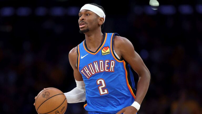 เชย์ กิลจัส-อเล็กซานเดอร์ คว้ารางวัลผู้เล่นทรงคุณค่าแห่งปี NBA อีกครั้ง ตามรายงานจากเอสพีเอ็น