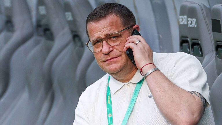 ถูกทิ้งผ่าน WhatsApp: บาเยิร์น มิวนิค กดดัน คิงส์ลีย์ โคมัน ย้ายสังกัด