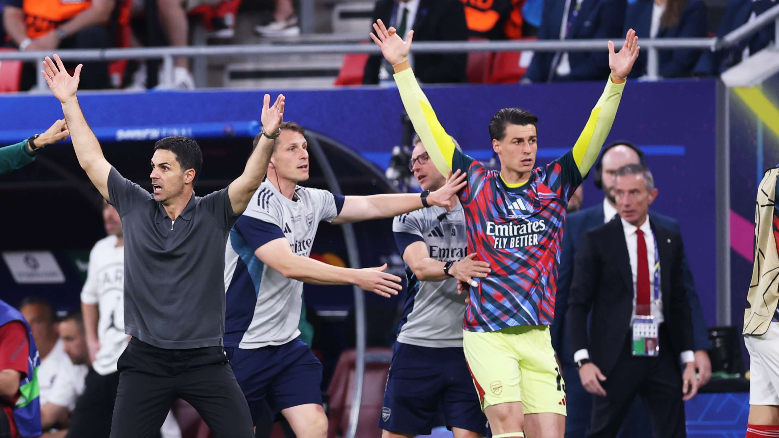 ซามีร์ นาซรีจวกผู้ตัดสินชิงชปลรอบชิงฯ อาร์เซนอลถูกลงโทษจากการรอเวลา แต่ไม่เห็นจุดโทษช่วงต่อเวลาพูดไม่ใช่สกานดัล