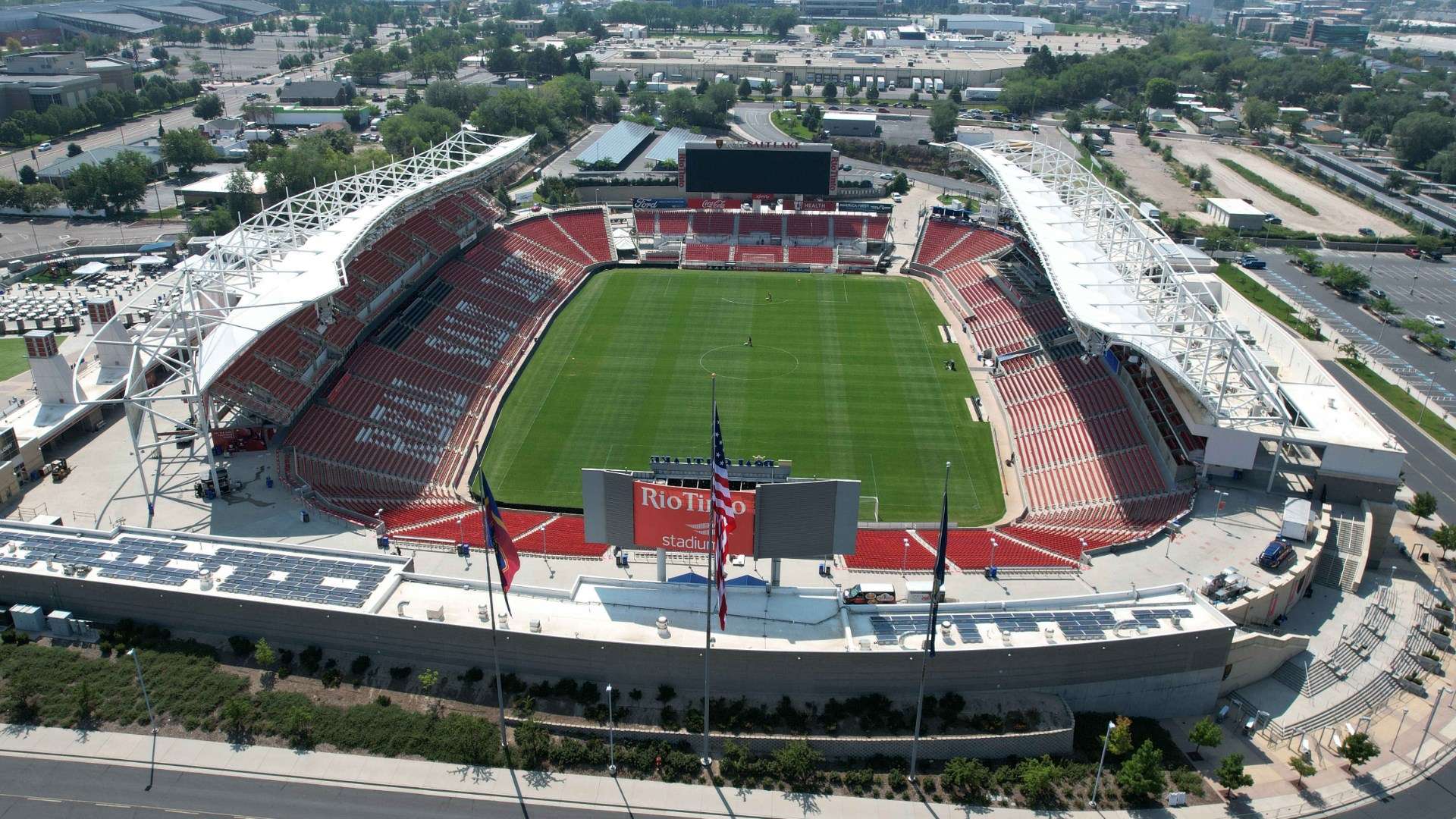 อดีตผู้รักษาประตูฟ้อง Real Salt Lake ขอค่าเสียหาย 100 ล้านดอลลาร์ อ้างวัฒนธรรมล่วงละเมิดในห้องแต่งตัว