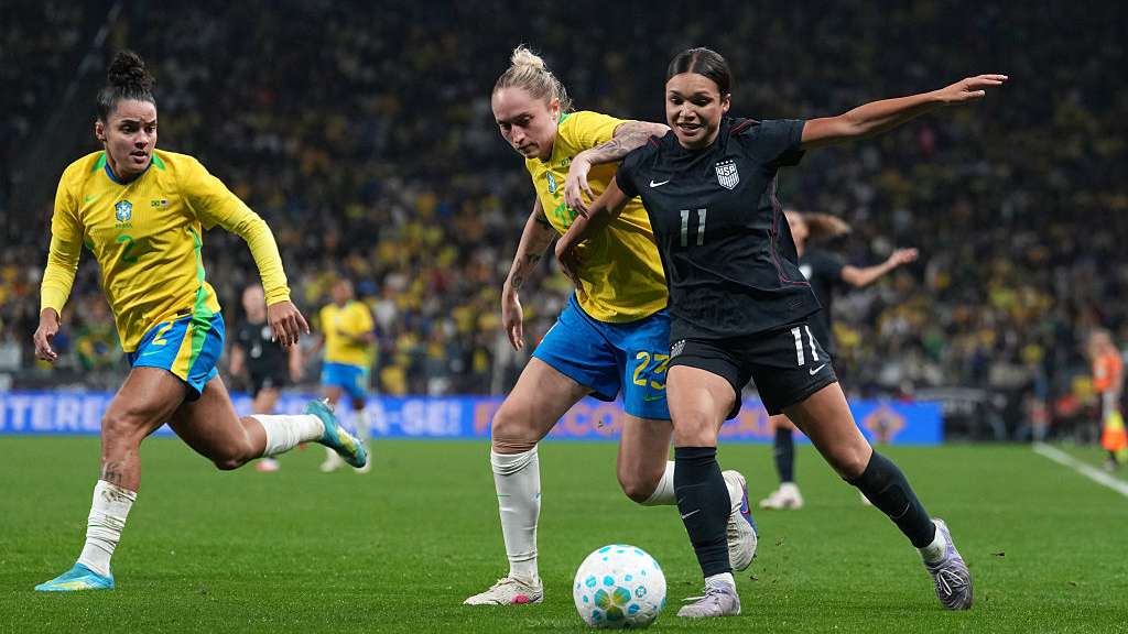 โซเฟีย วิลสันกลับมาฟอร์มระเบิด แต่สหรัฐอเมริกาแพ้บราซิล 2-1 ในศึกอุ่นเครื่องที่เซาเปาโล